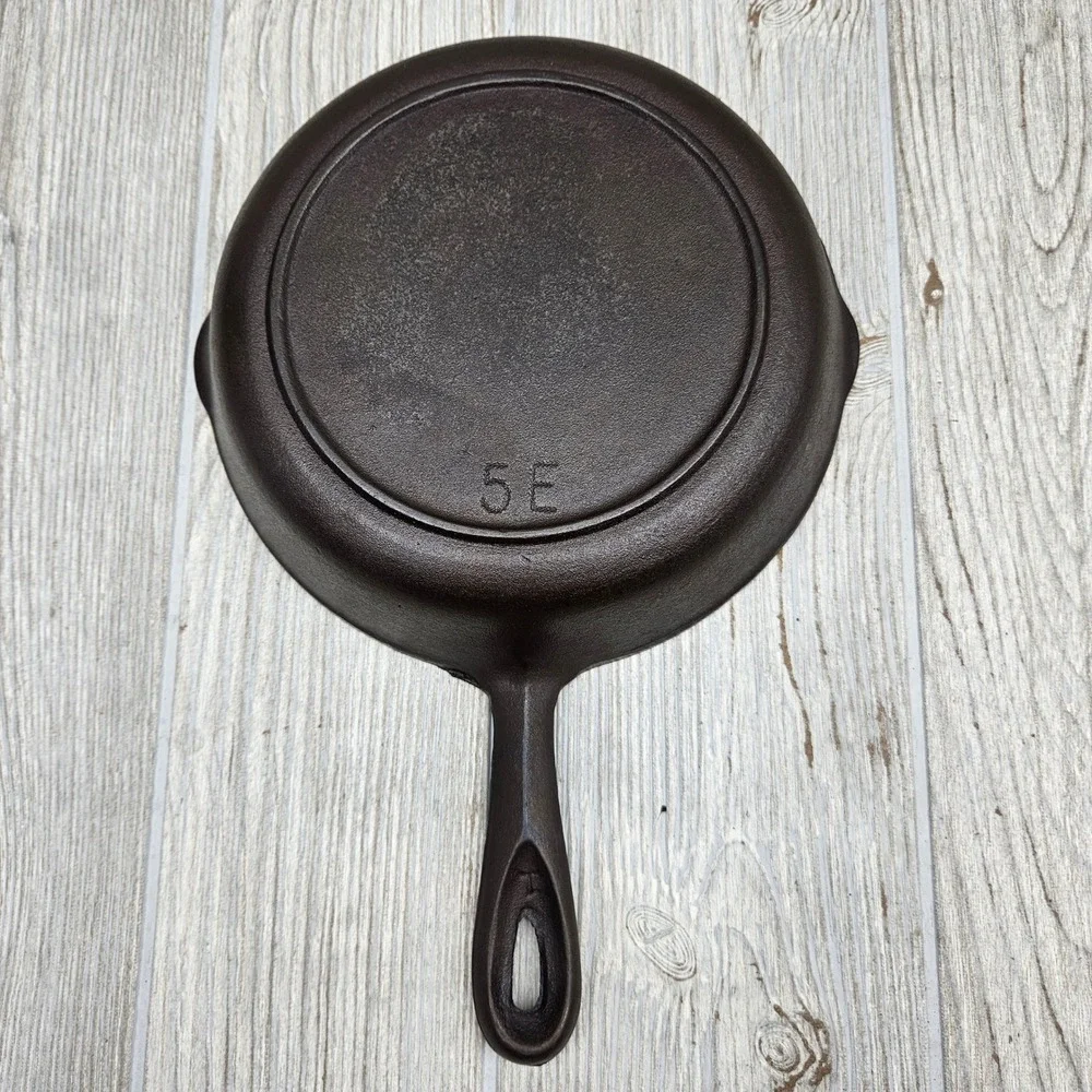 Vintage BSR Red Mountain Cast Iron Skillet Inset Heat Ring 5E No Spin